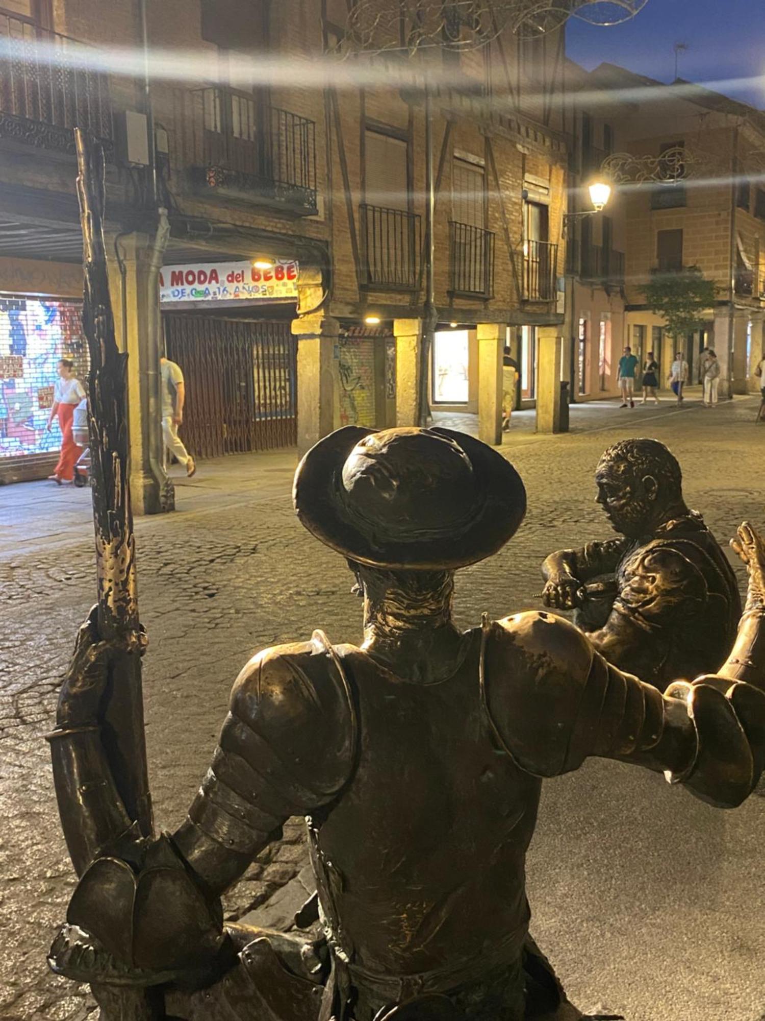 Casa De Huespedes Vecinodecerbantes Otel Alcalá de Henares Dış mekan fotoğraf